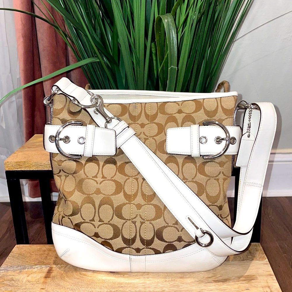 COACH Signature bag with white leather trim. AUTHENTIC.